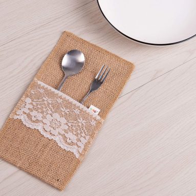 Set Porta Cubiertos de Yute Arpillera con Encaje – Cuchillos, Tenedores – Decoración Boda Fiesta Eventos 50pcs